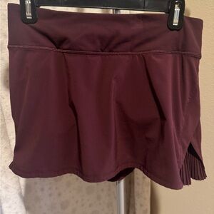 Lululemon Play off the Pleats Tennis Skirt in Burgundy